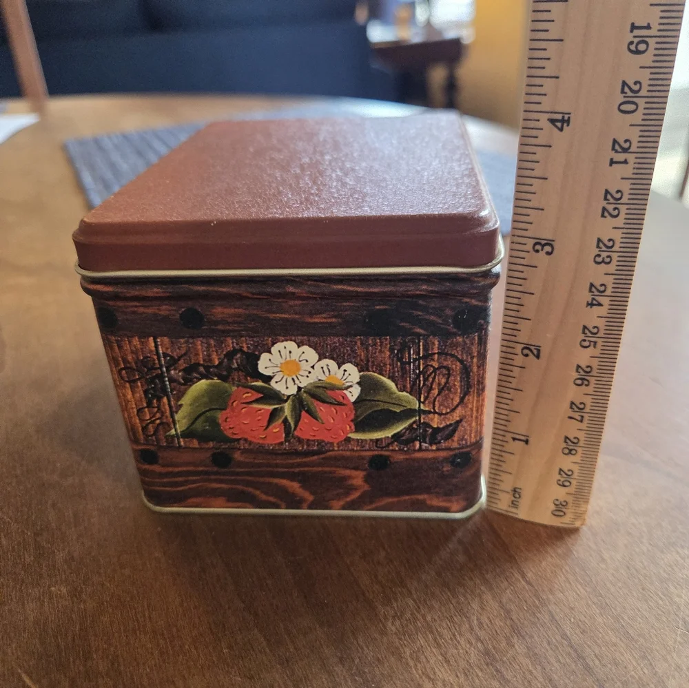 Vtg Tin With Strawberries & Blossoms With Faux Wood Background